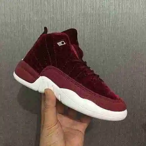 Zapatos para niños AJ12 Red Velvet y Cool gris 28-35 enviados