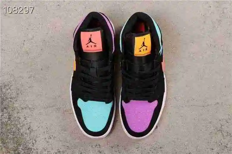 Air Jordan 1 LOW 乔1中帮黑鸳鸯彩勾  (7).webp