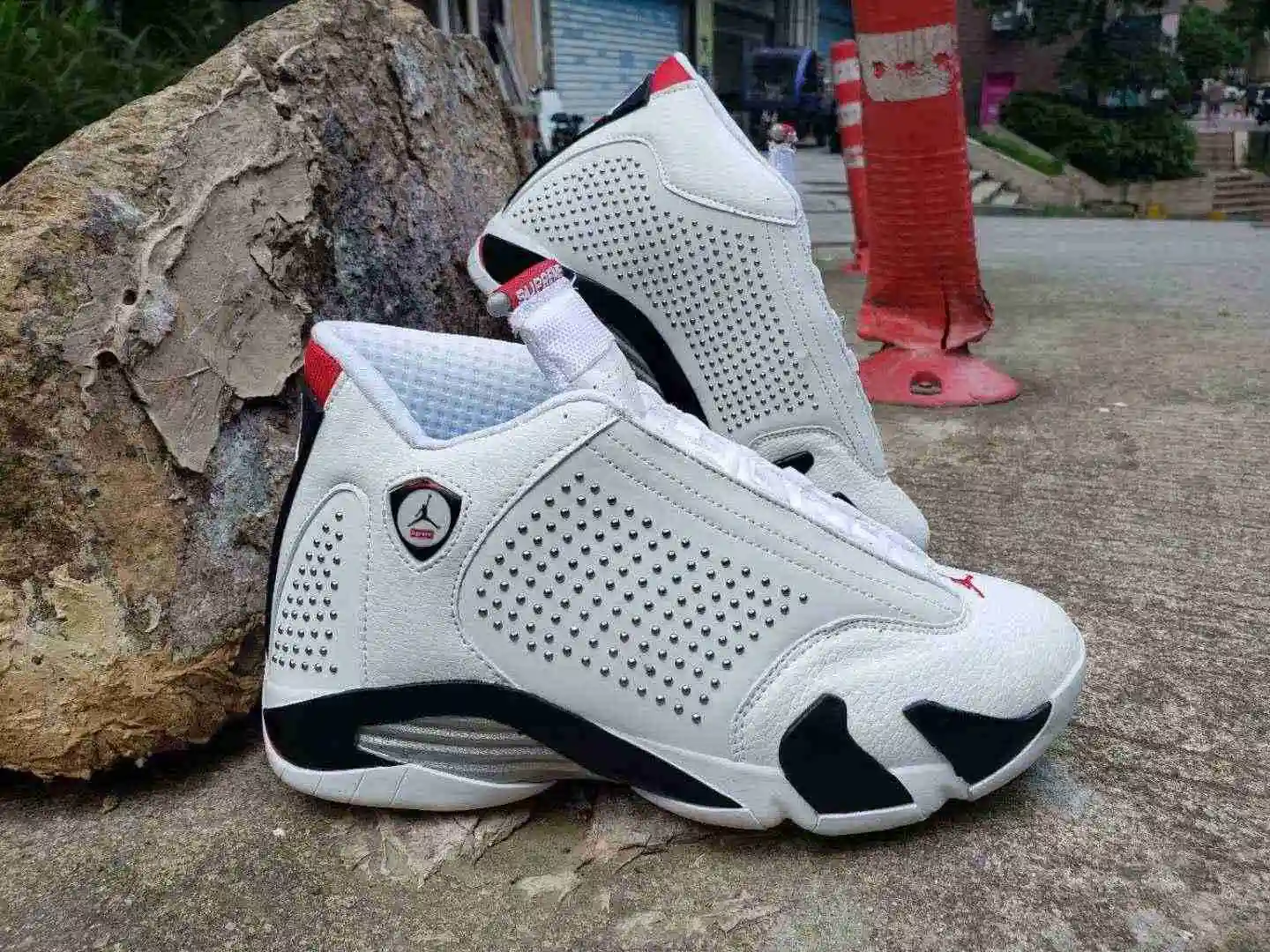 Supreme x Air Jordan 14 白钻石 (3).webp