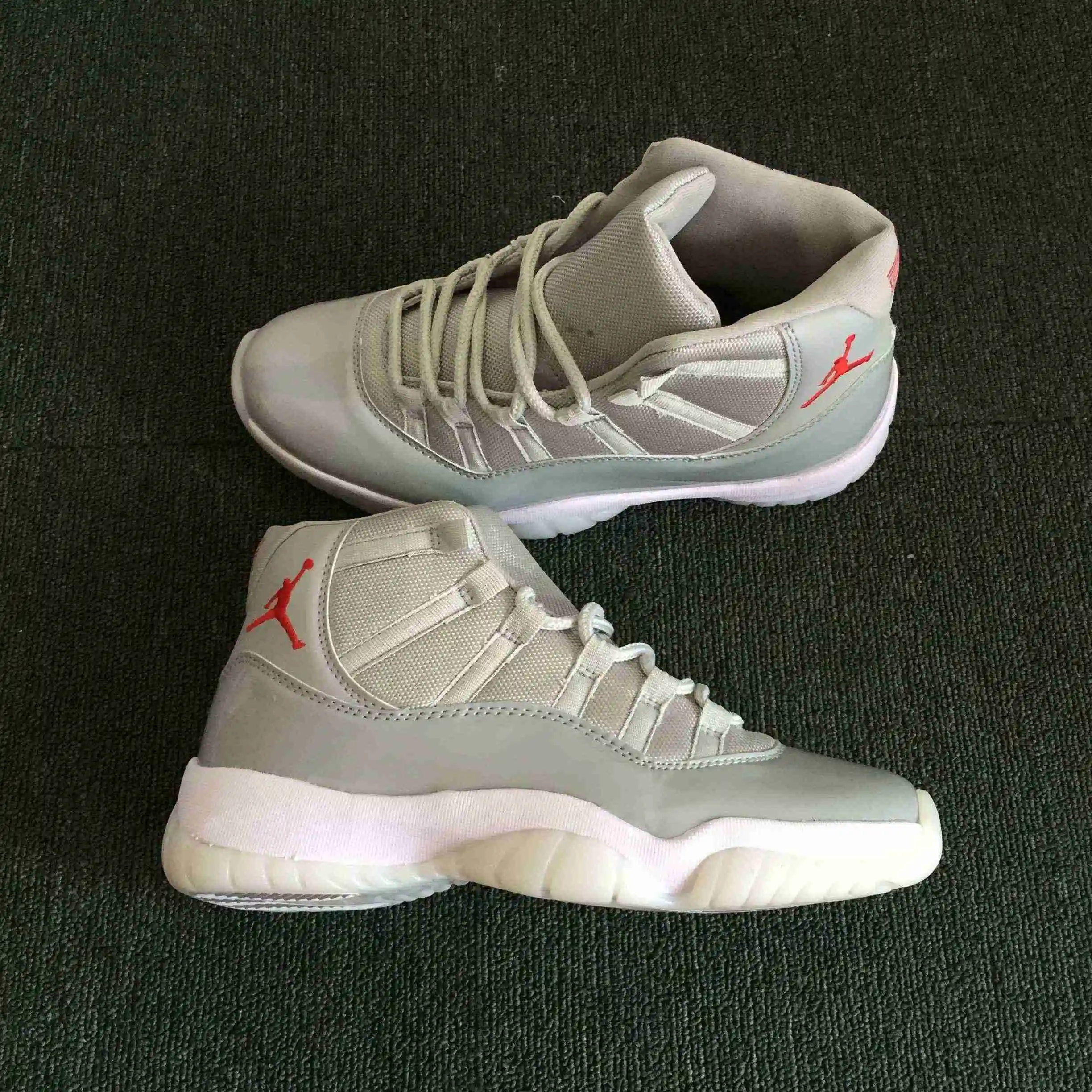 AJ11灰白红 (9).webp