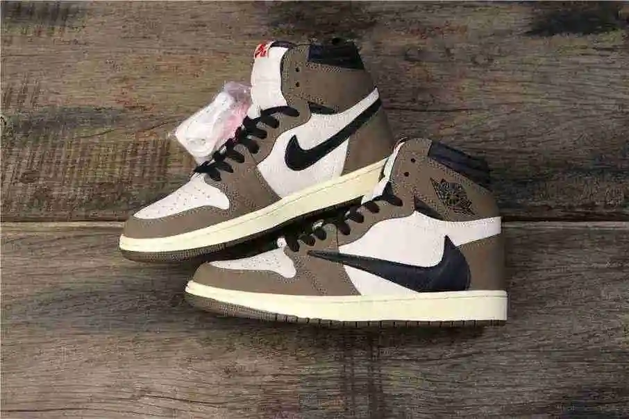 AJ1联名TS倒钩深棕鬼脸.webp