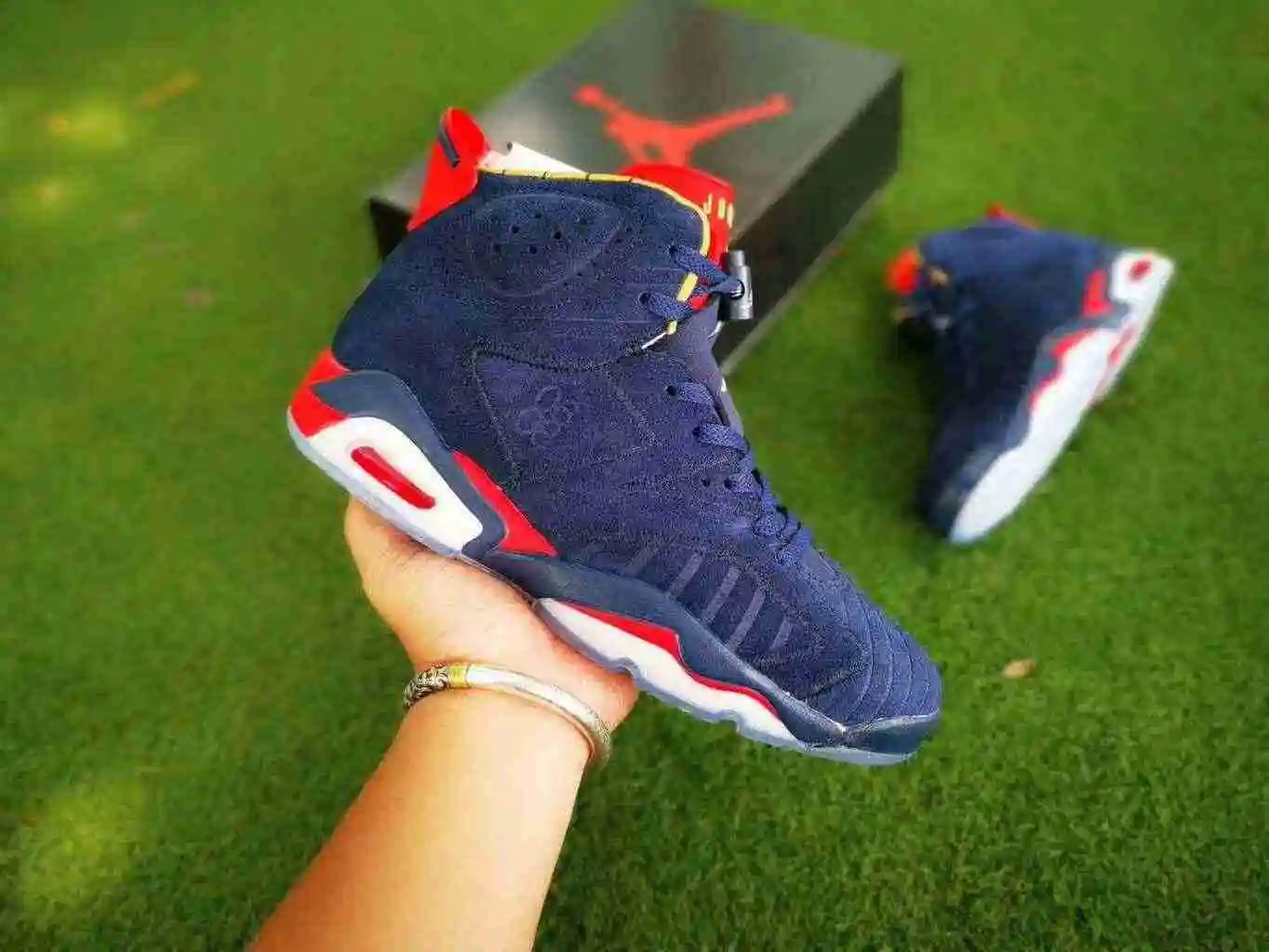 Air Jordan 6 慈善 (8).webp