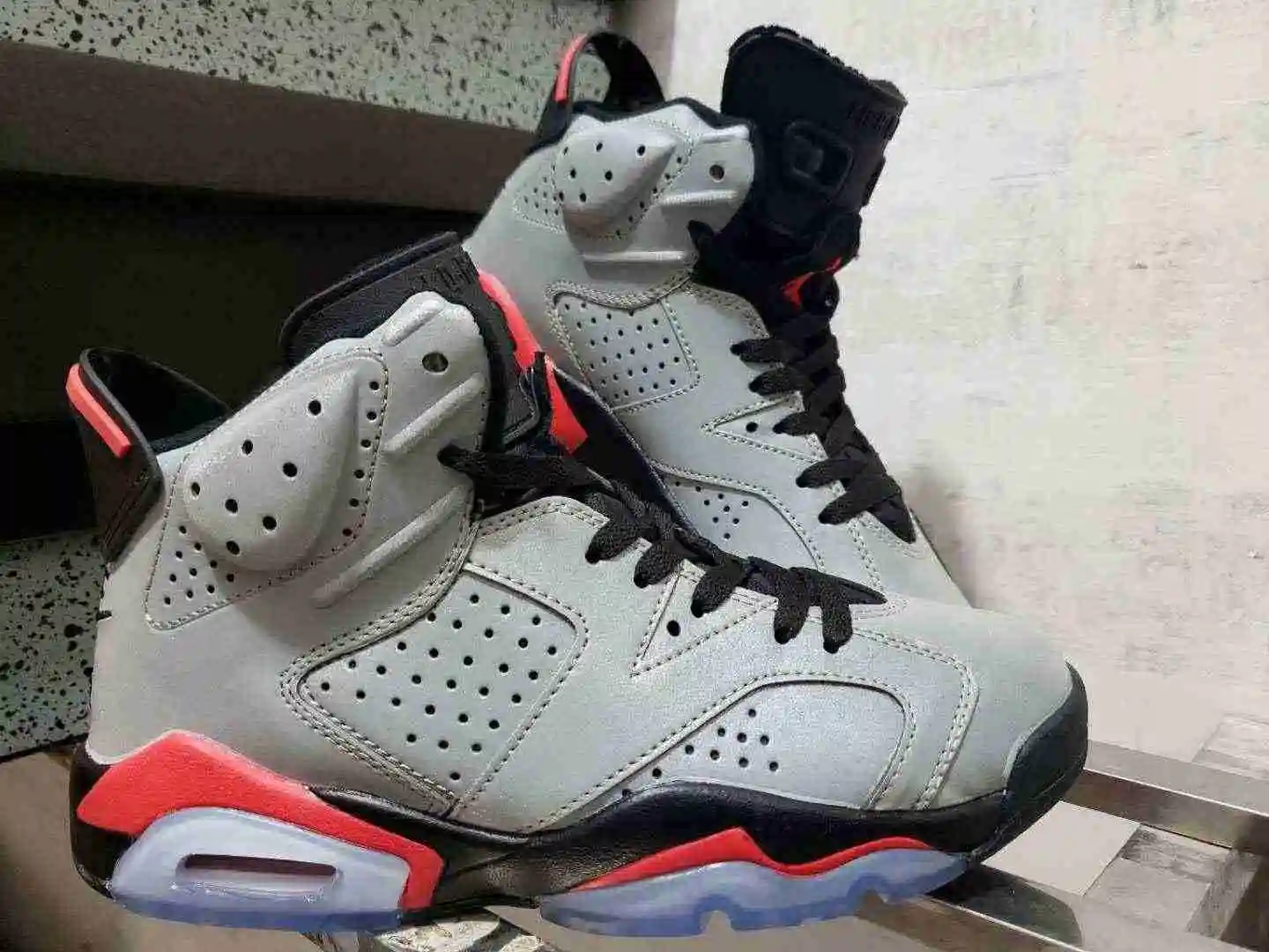 AJ6反光.webp
