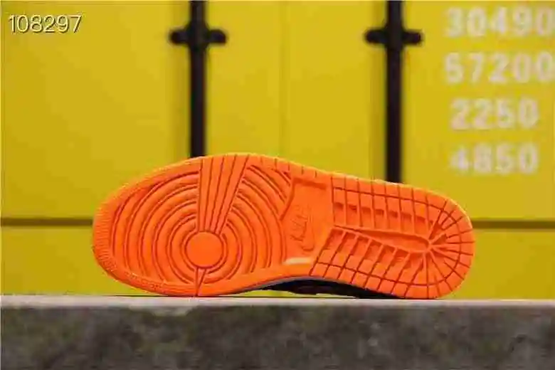 Air Jordan 1 LOW 乔1中帮黑鸳鸯彩勾  (2).webp