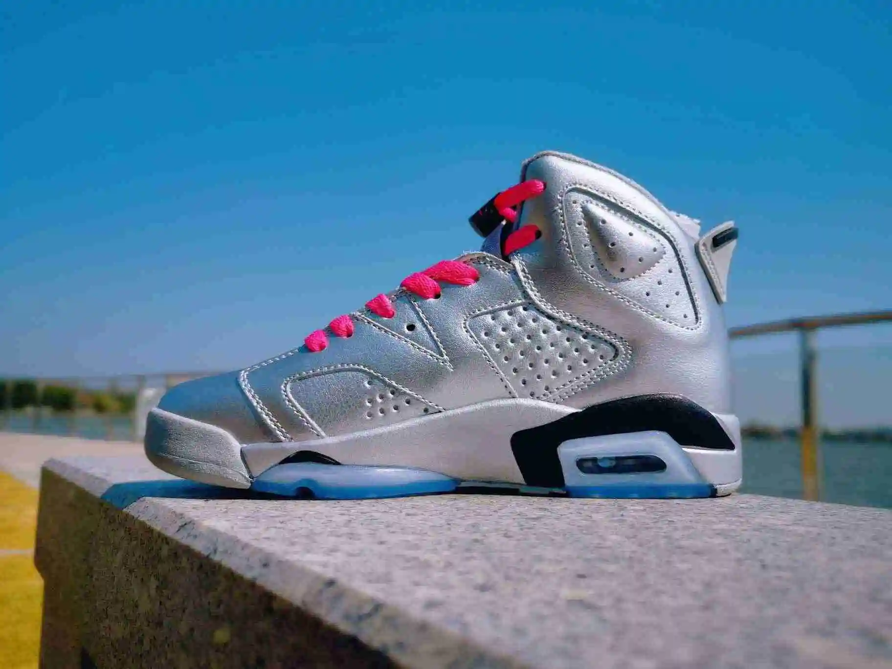 Air Jordan 6  情人节女鞋36 36.5 37.5 38 38.5 39 40 41 42 43 (1).webp