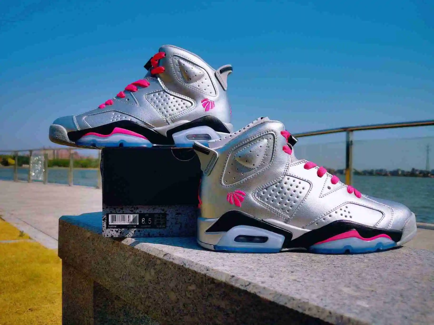 Air Jordan 6  情人节女鞋36 36.5 37.5 38 38.5 39 40 41 42 43 (6).webp