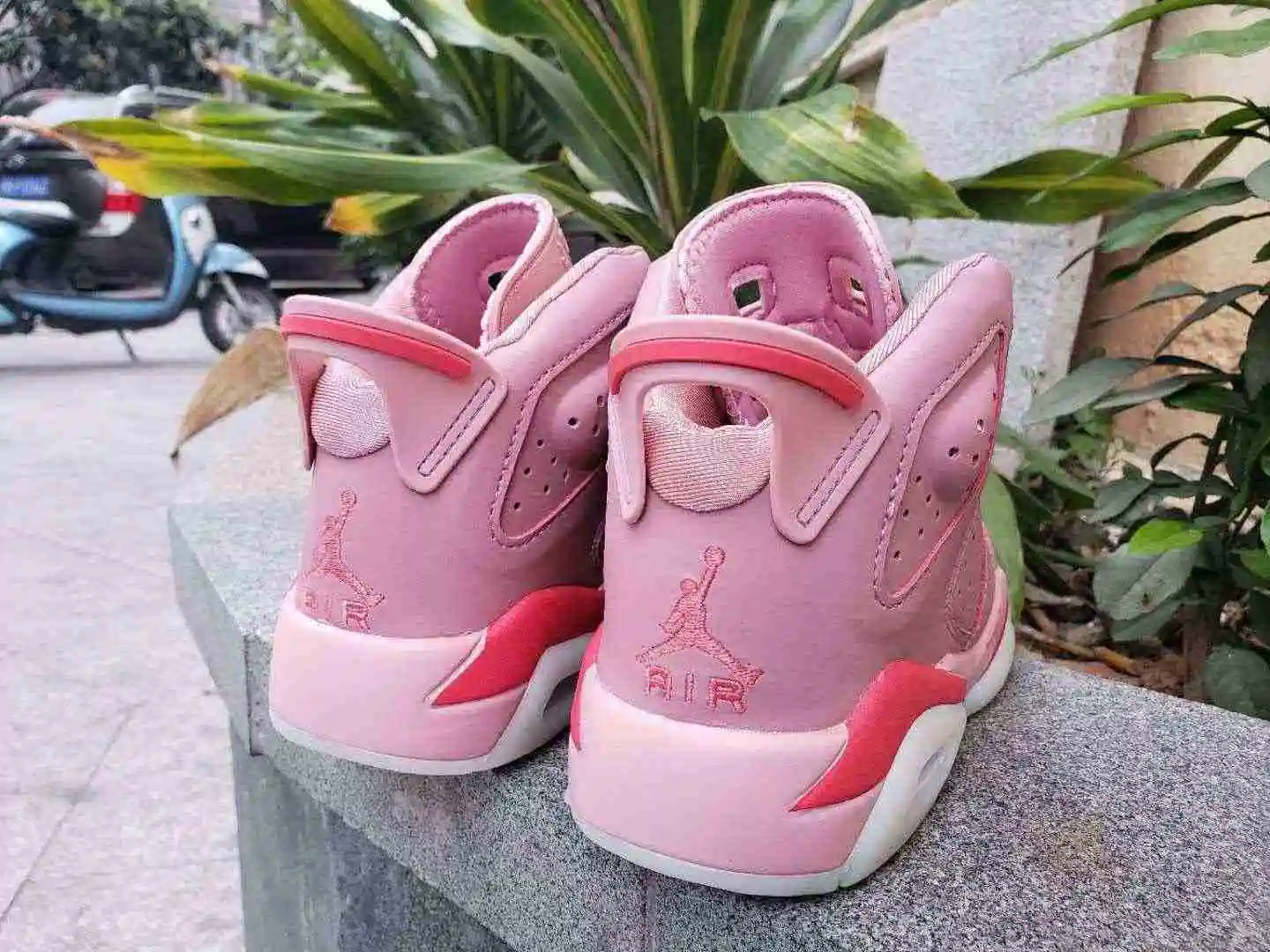 Air Jordan 6 “Tinker” 樱花粉女鞋36--40 (5).webp