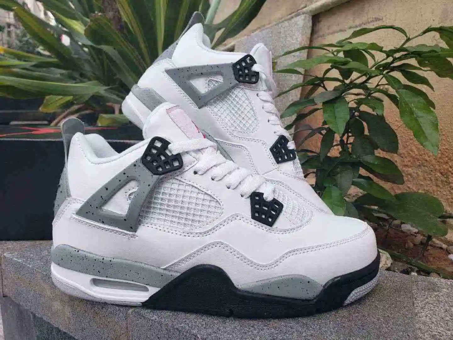 AJ4白水泥NIKE 40---47 (1).webp