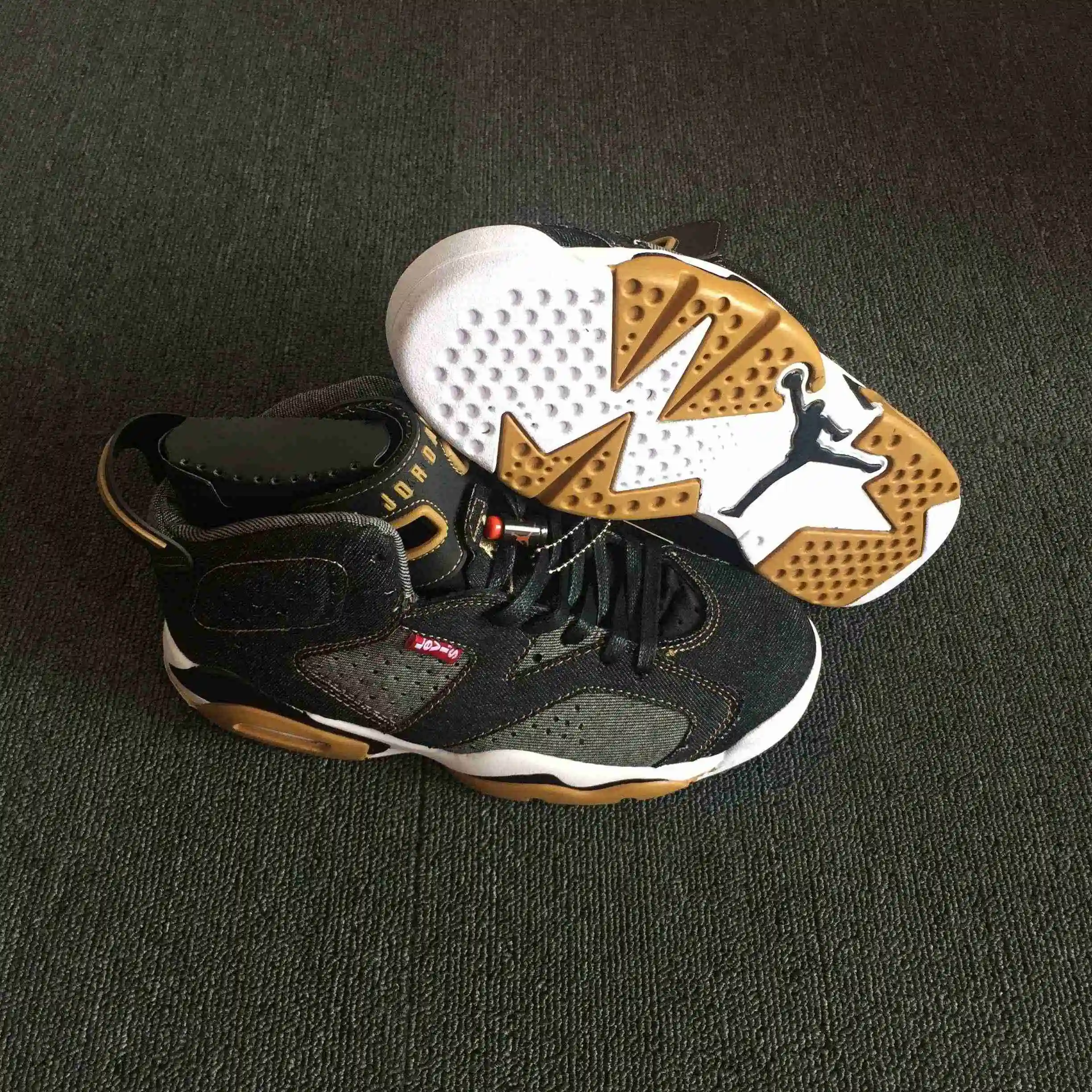 Levi’s x Air Jordan 6 黑牛仔4.webp
