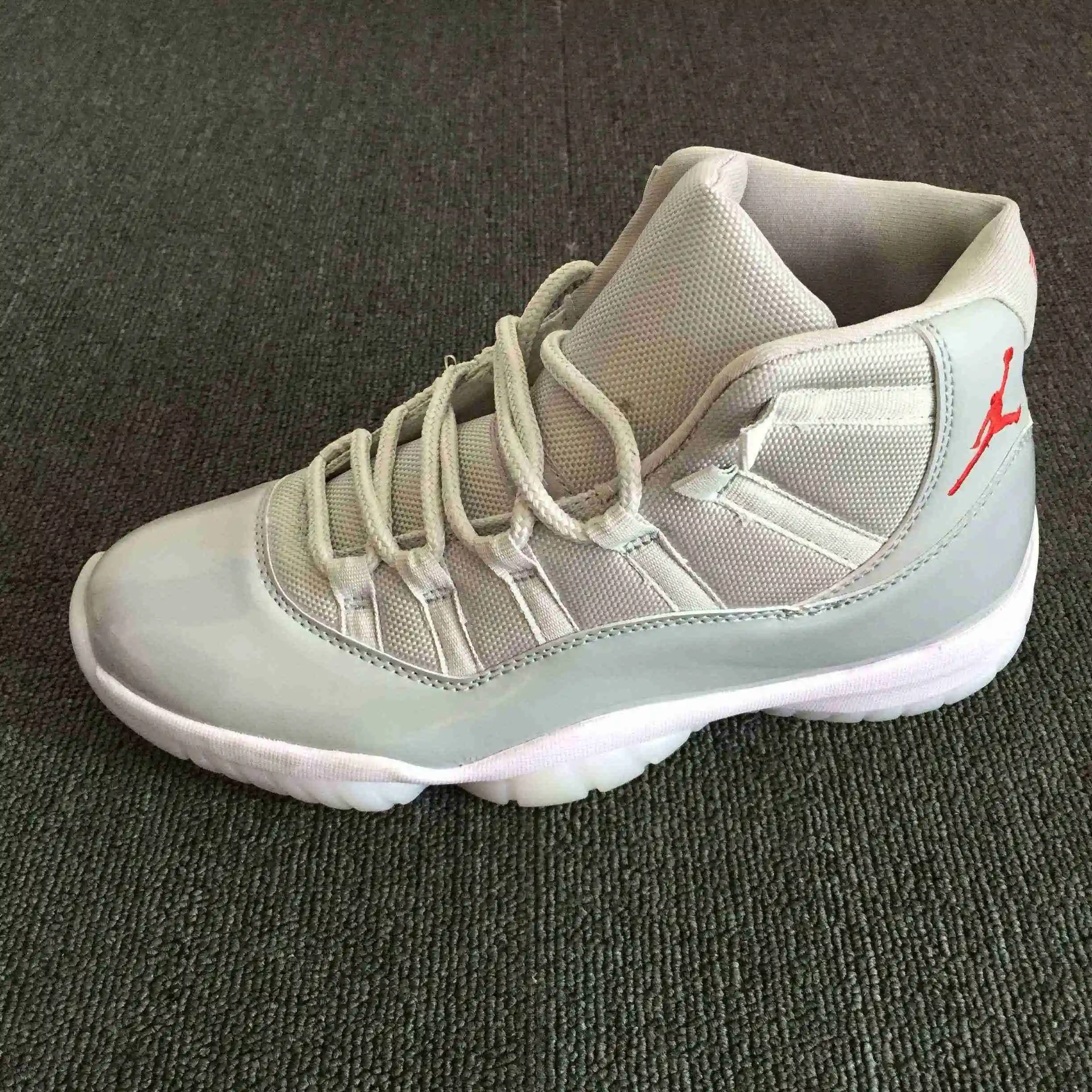 AJ11灰白红 (4).webp