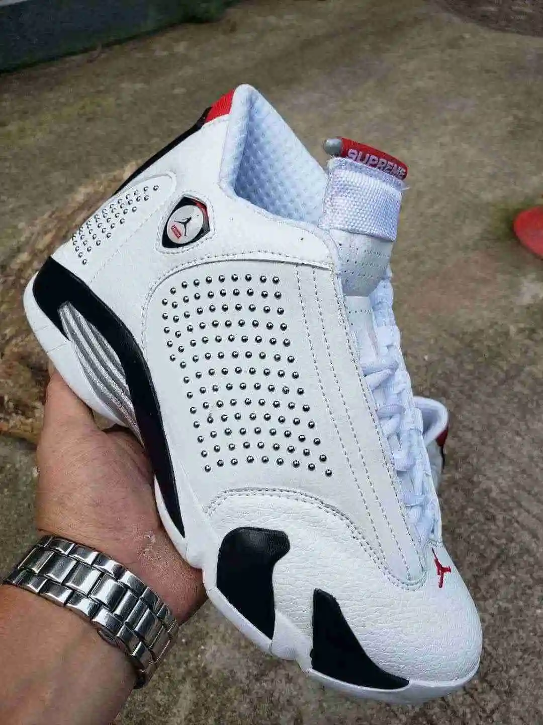Supreme x Air Jordan 14 白钻石.webp