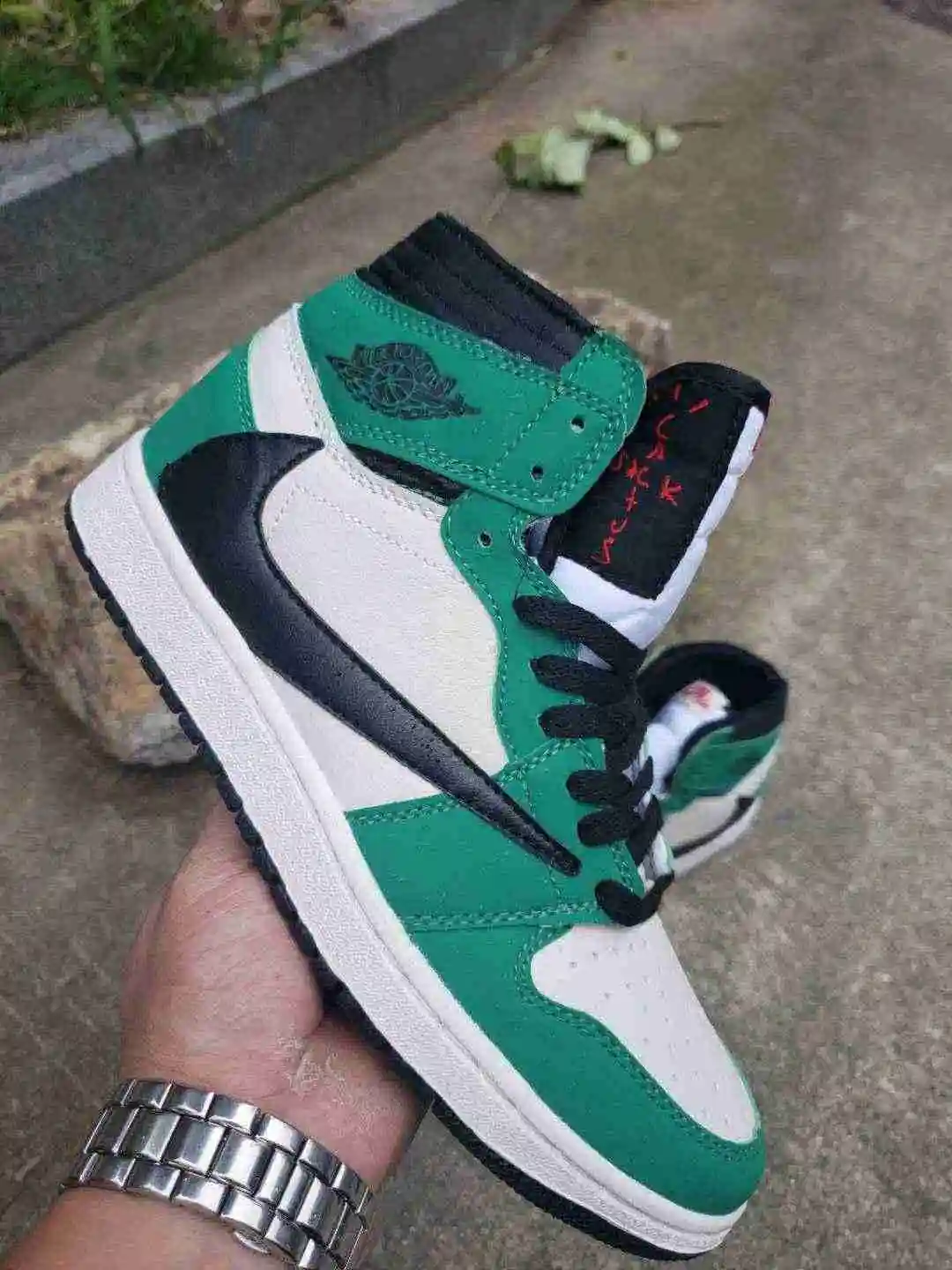 AJ1联名TS倒钩白绿黑.webp