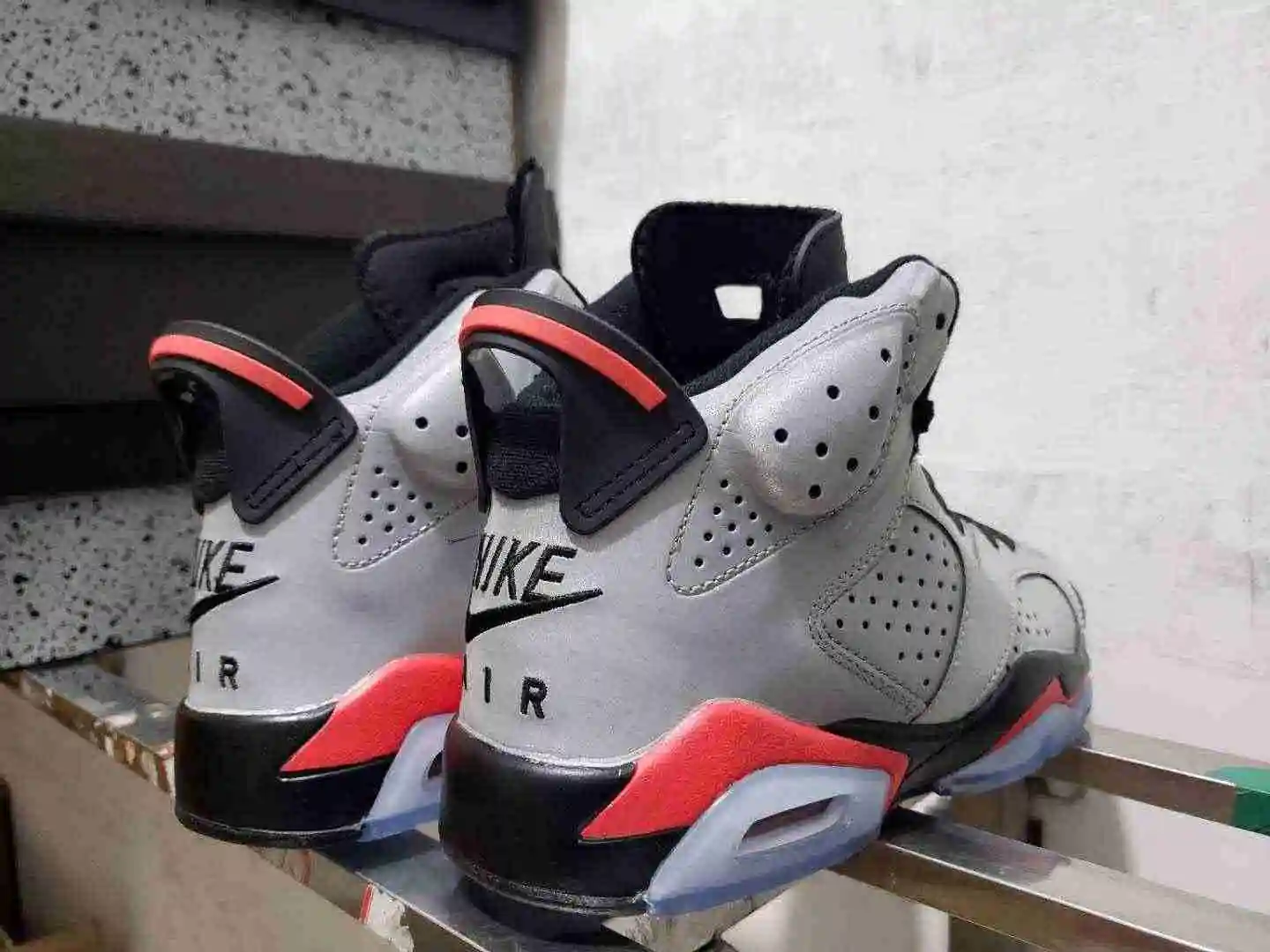 AJ6反光.3.webp