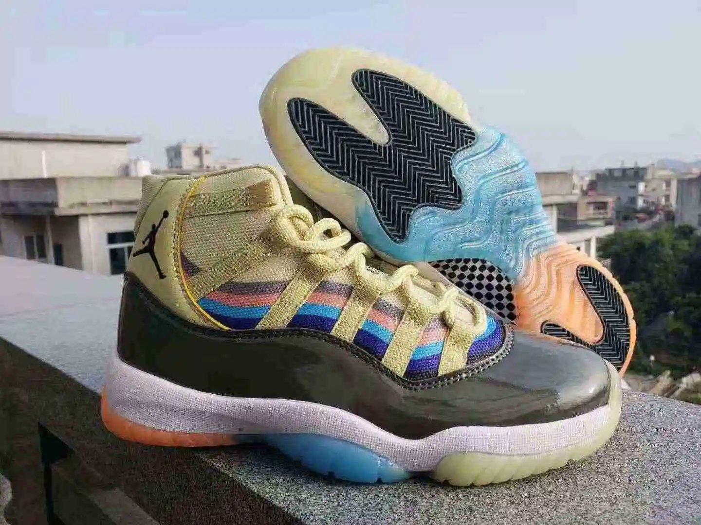 AJ11七彩1.webp