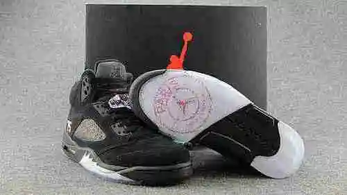 Jordan 5 envío germánico genuino 40-47
