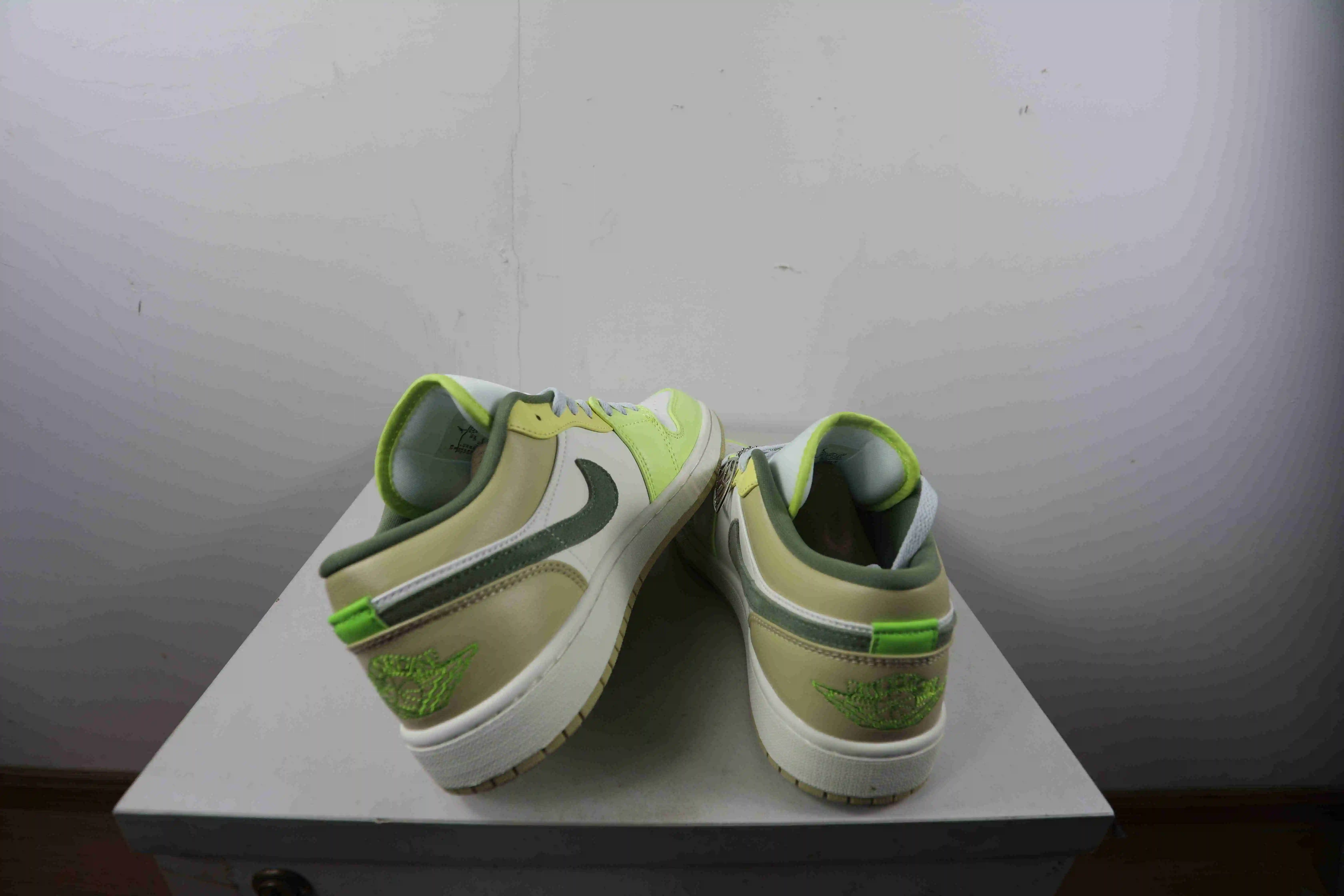 绿白色36-46