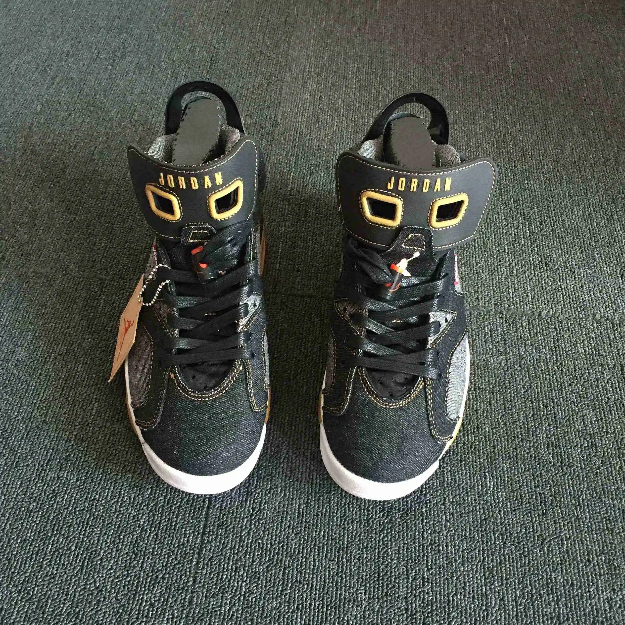 Levi’s x Air Jordan 6 黑牛仔14.webp