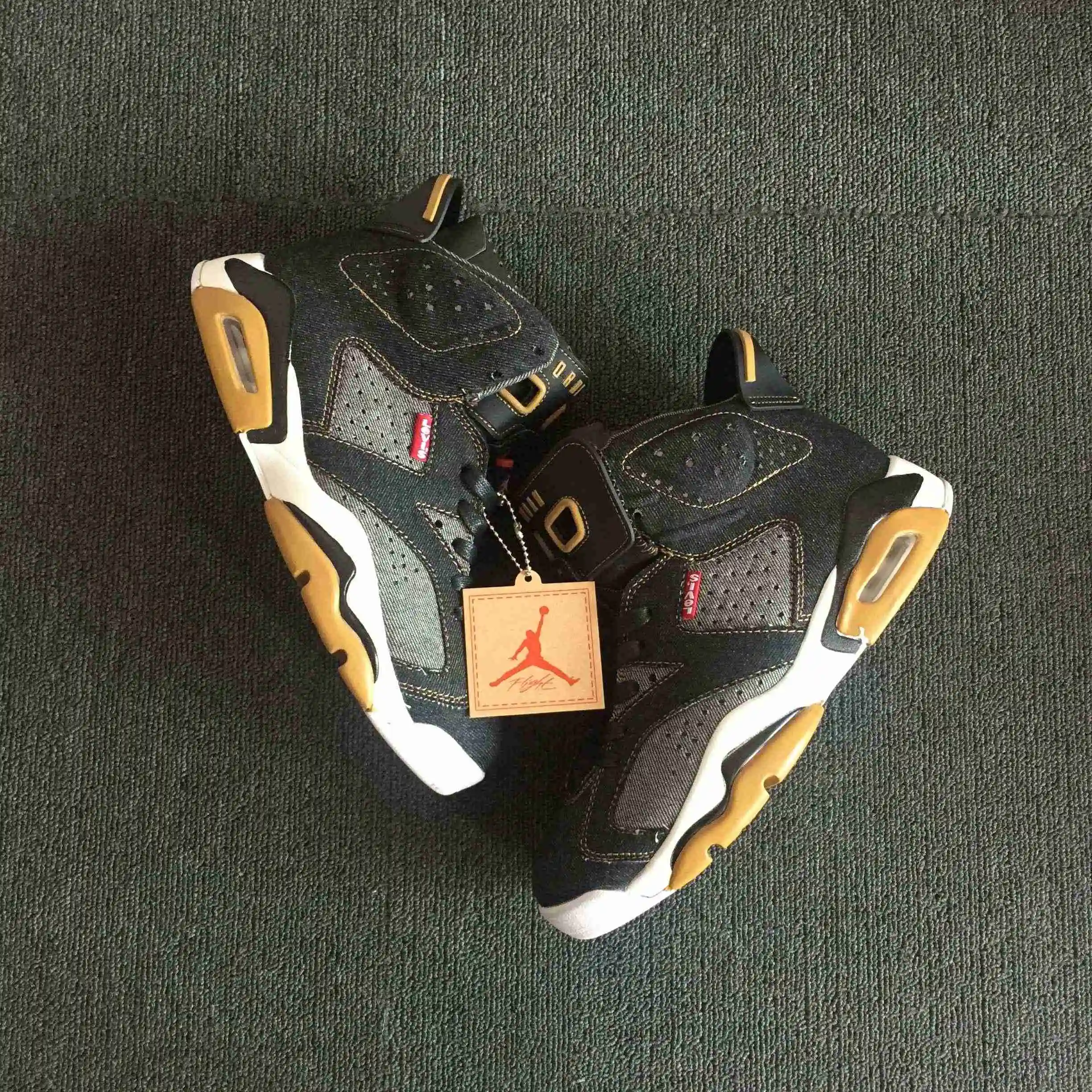 Levi’s x Air Jordan  黑牛仔2.webp