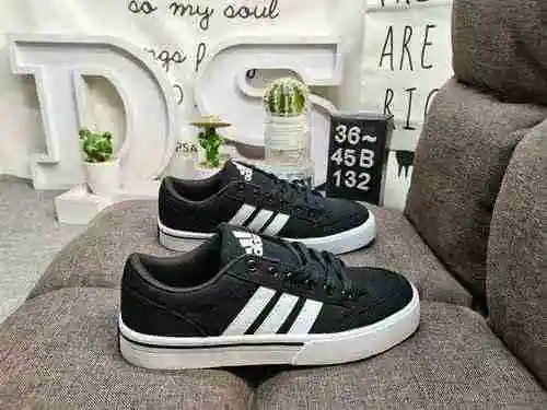387D132DAdidas GVP CANVAS STR zapatos de caña baja de lona estilo campus.