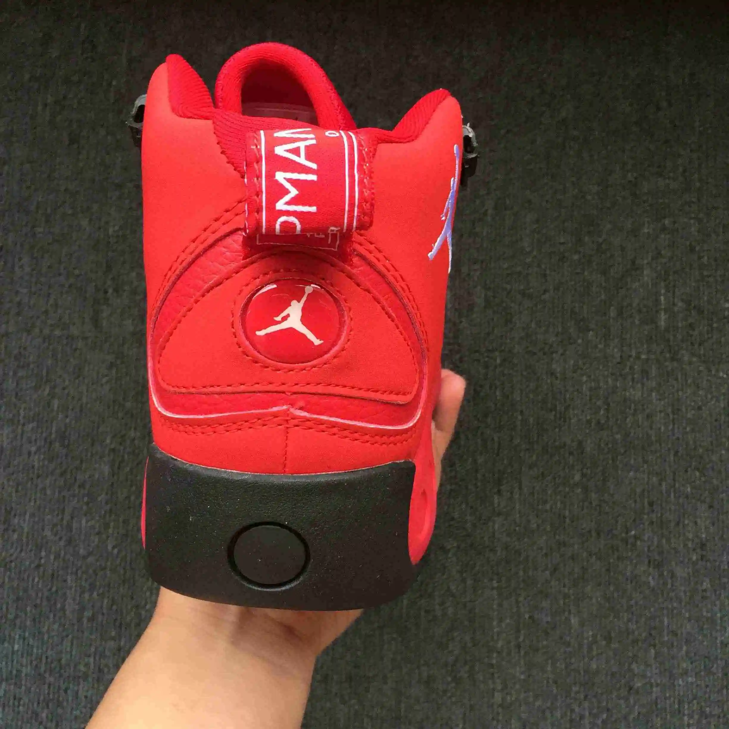 AJ12.5公牛红8.webp