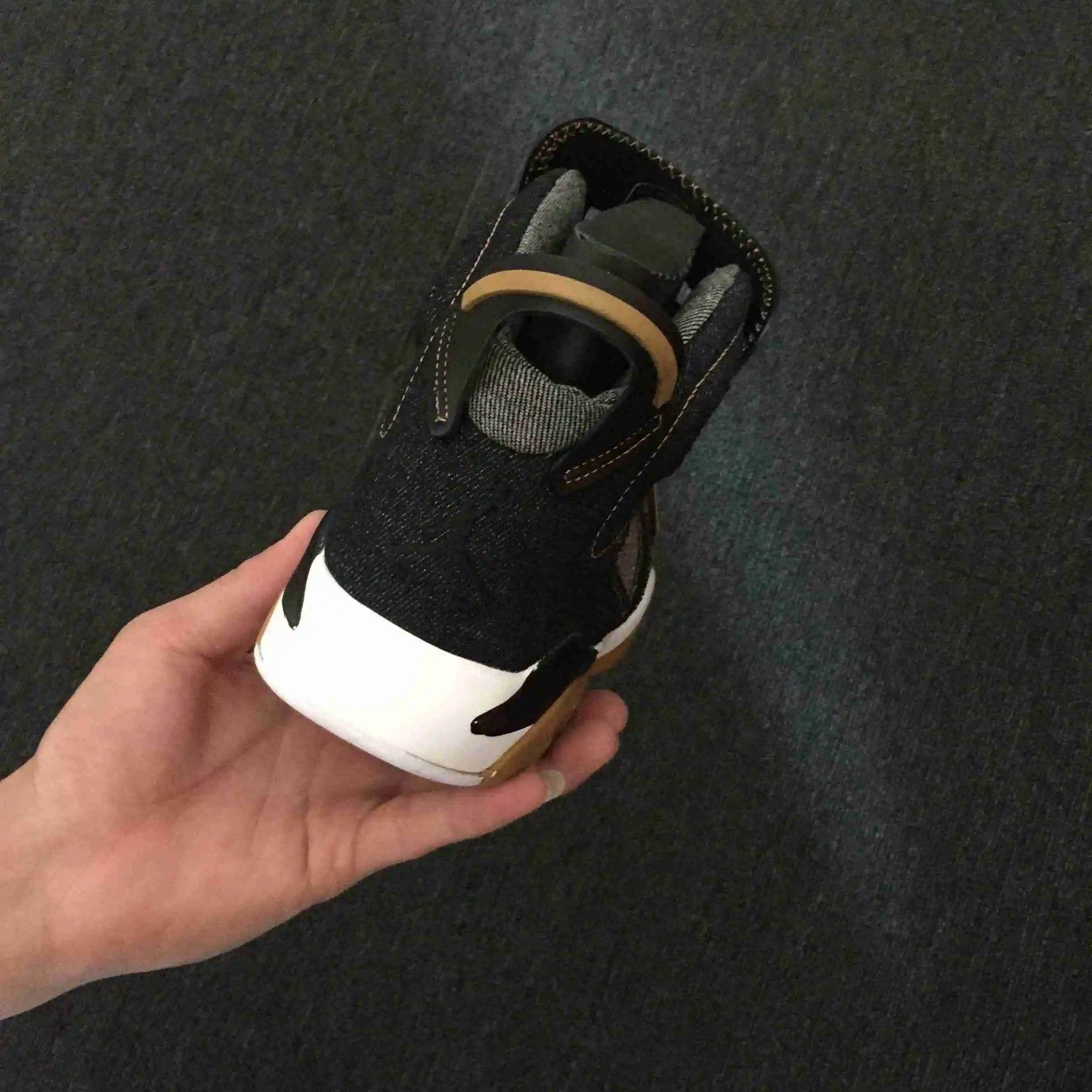 Levi’s x Air Jordan 6 黑牛仔12.webp