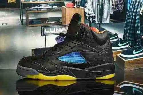 Zapatillas Jordan 5 Edición Limitada Color Negro Hombre 40-47