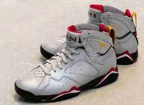 AJ7 Blanco Gris Reflectante 3M 40-46