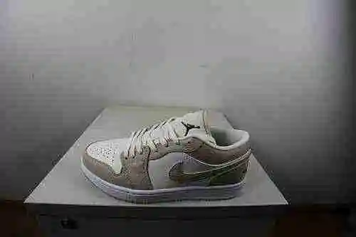 Jordan 1st Generation Low Top Vela Blanco Amarillo 36-46