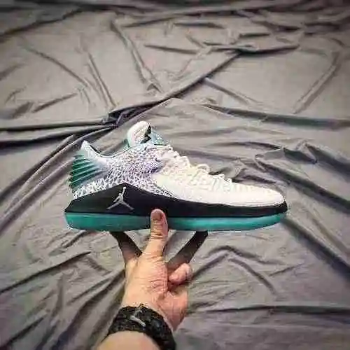 Air Jordan 32 Low "Jade" 40-47.5 (incluye media talla)