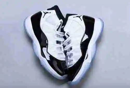 Air Jordan 11 "Concordia" Blanco y Negro 36-47.5