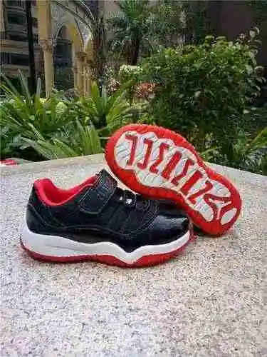 Zapato para niños Jordan 11 Low Top Magic Button 28-35