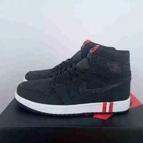 Jordan1 Negro París 40-47