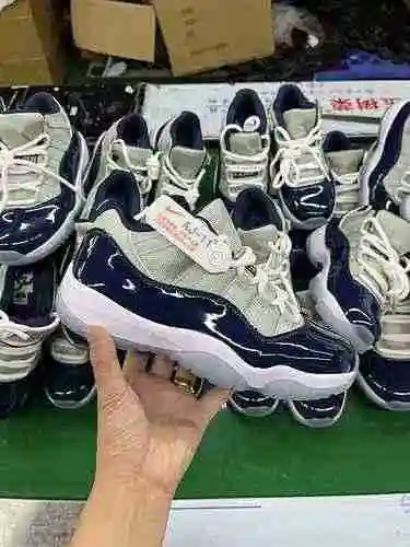 Georgetown 36-47 con media talla