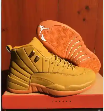 Jordan 12 Todo Amarillo Alta Frecuencia 41... 47
