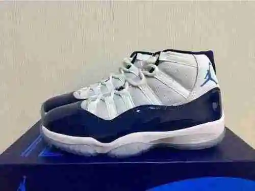 Jordan 11 Cajón azul medianoche 40---47