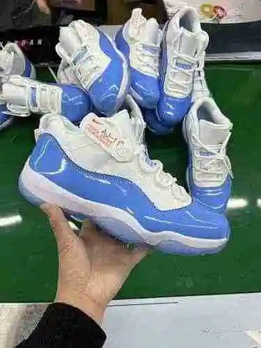Carolina del Norte Azul 36-47 con caja original True Carbon de tamaño medio Jordan Air Jordan 11 ret