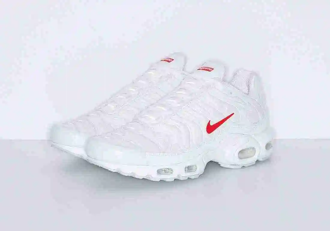 Supreme-Nike-Air-Max-Plus-White-Red-Release-Date-2.webp