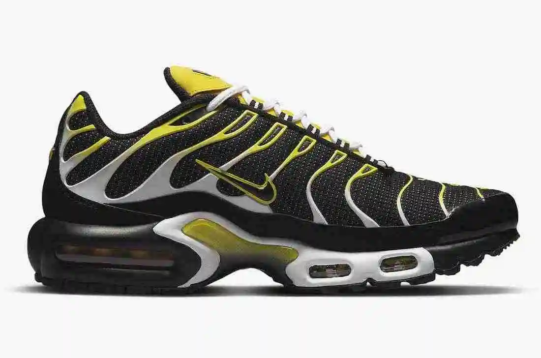 Nike-Air-Max-Plus-Black-Yellow-White-DQ3983-001-Release-Date-3.webp