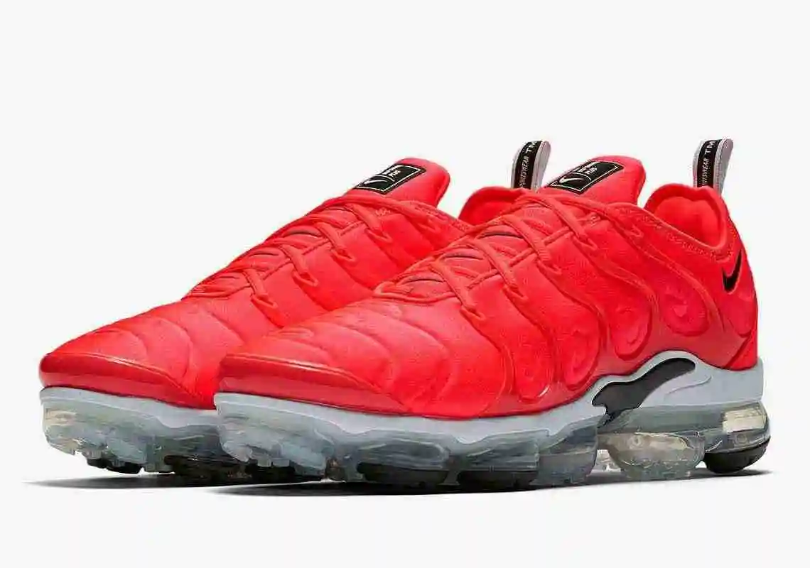 nke-vapormax-plus-924453-602-6.webp