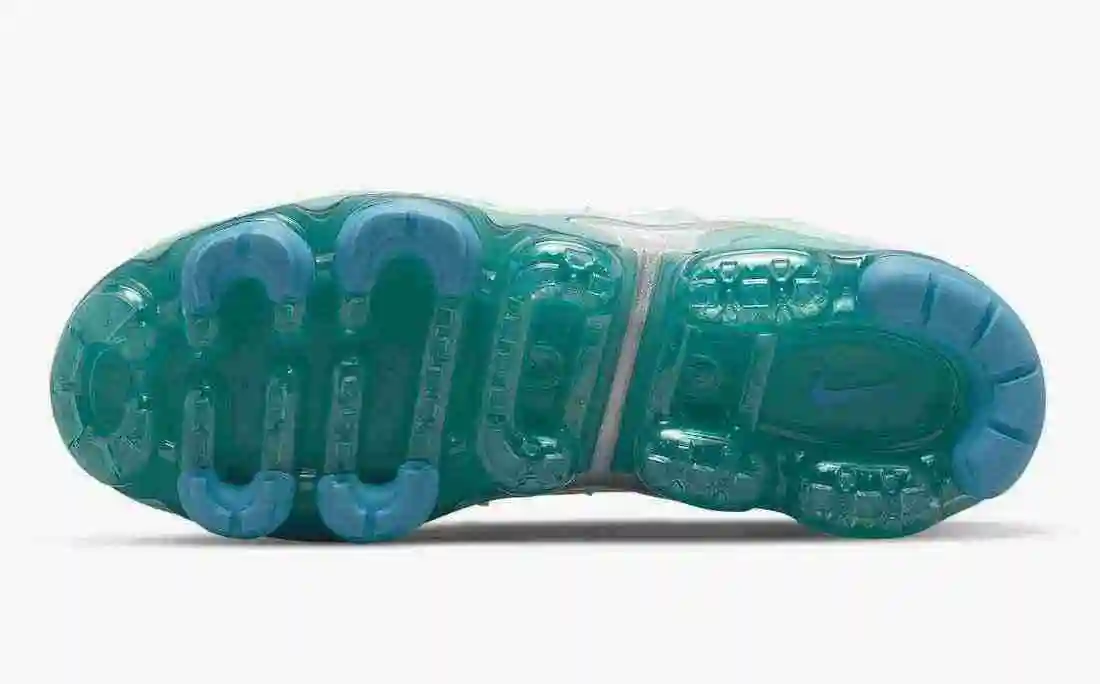Nike-Air-VaporMax-Plus-Since-1972-DQ7645-100-Release-Date-1.webp
