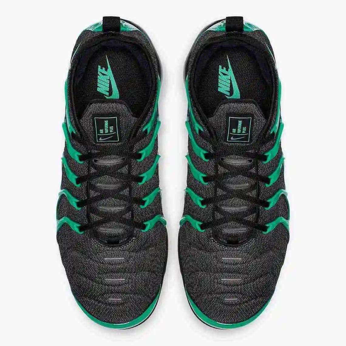 nike-vapormax-plus-eagles-924453-013-3.webp