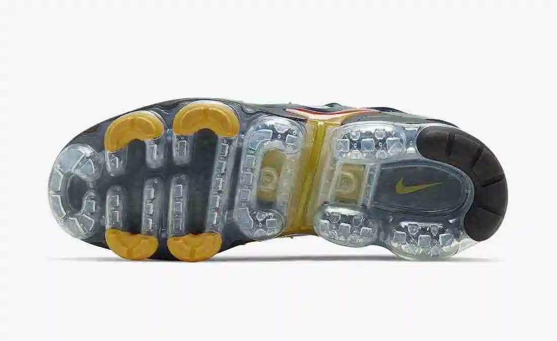 Nike-Air-VaporMax-Plus-DJ2737-001-Release-Date-4.webp