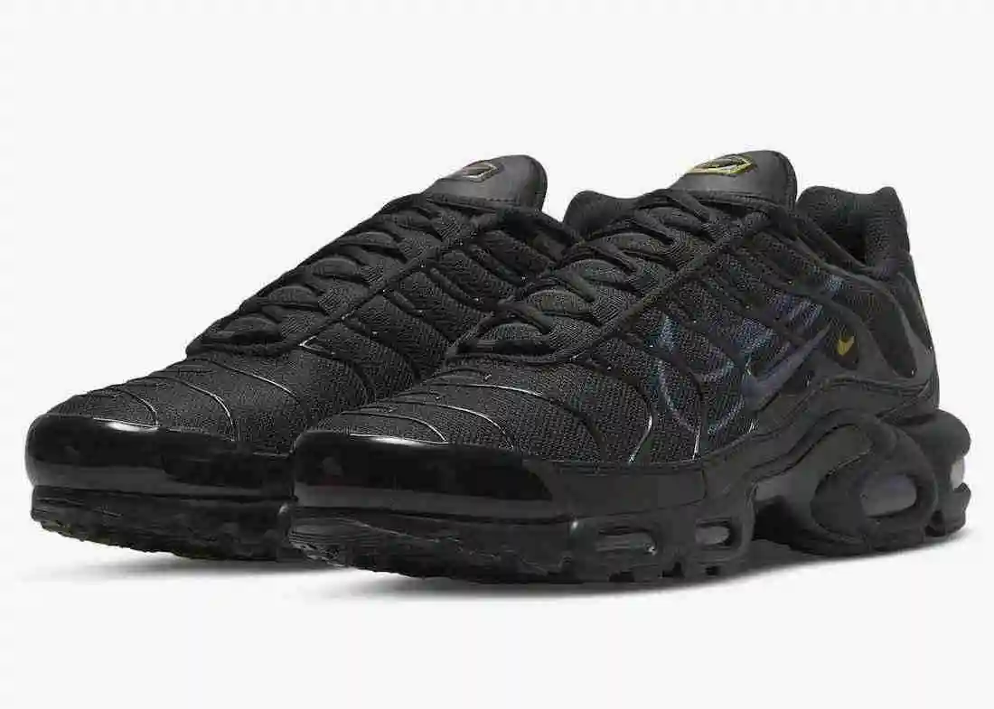 Nike-Air-Max-Plus-Triple-Black-DX2652-001-Release-Date-4.webp