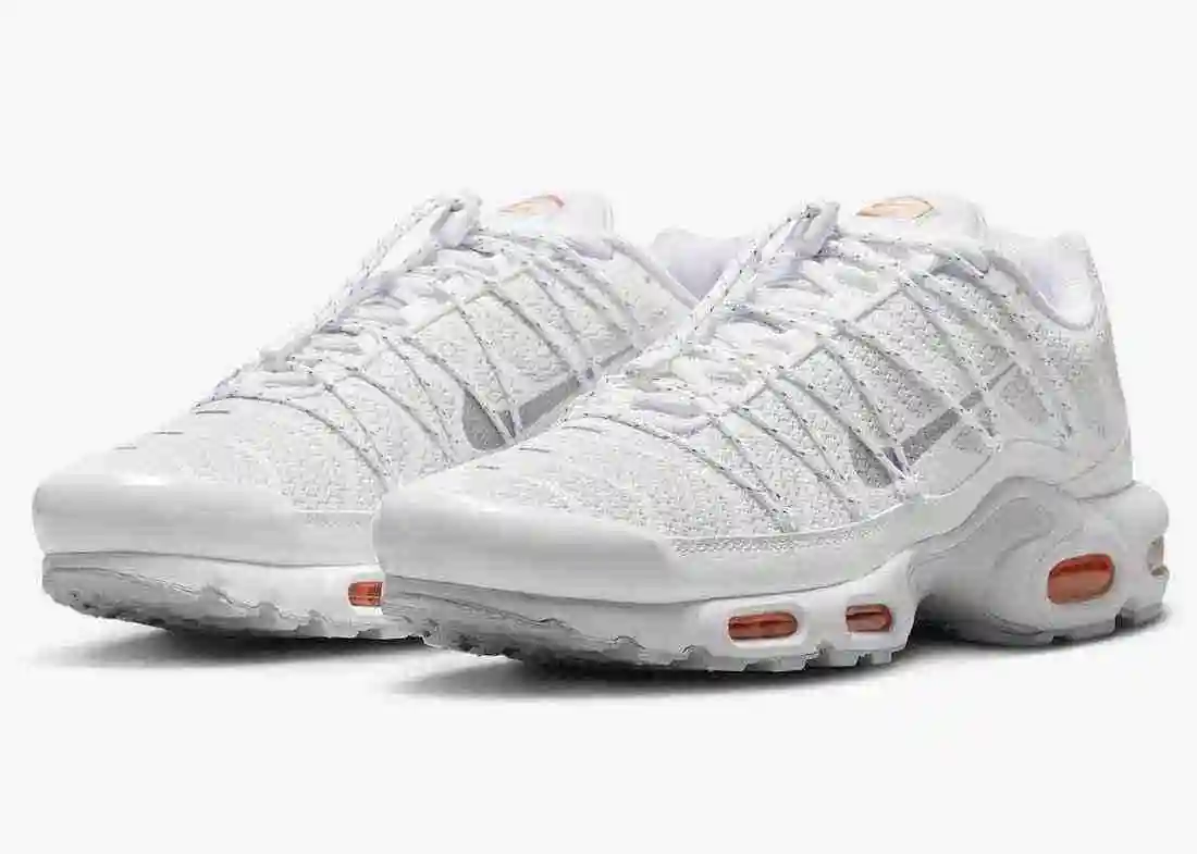 Nike-Air-Max-Plus-Toggle-White-FJ4232-100-Release-Date-4.webp
