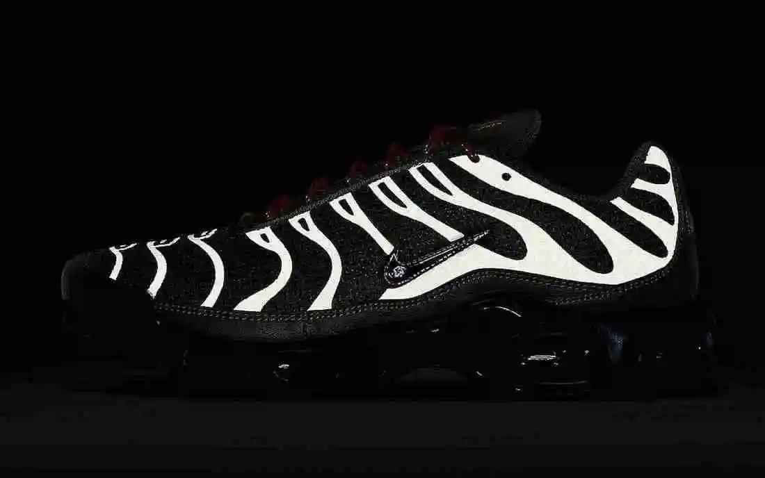 Nike Air Max Plus “Olive Reflective”DN7997-200 40-46 (3).webp