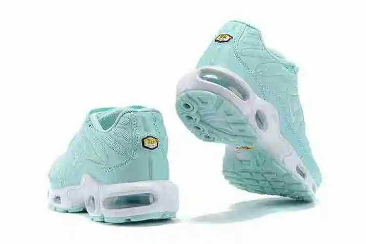 Nike WMNS Air Max Plus  (2).webp