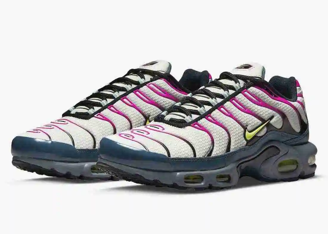 Nike-Air-Max-Plus-DH4776-002-Release-Date-4.webp