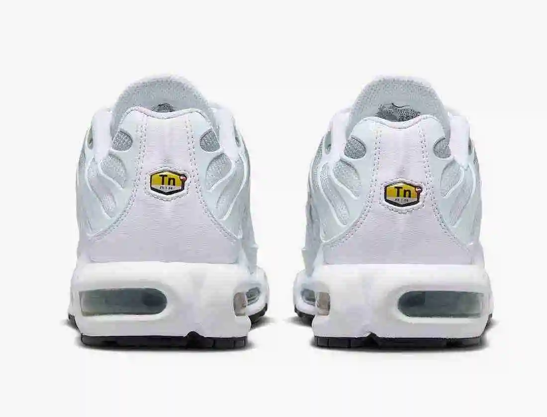 Nike-Air-Max-Plus-White-Mica-Green-DZ3670-100-Release-Date-5.webp