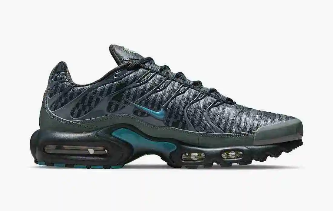 Nike-Air-Max-Plus-DJ6896-070-Release-Date-2.webp