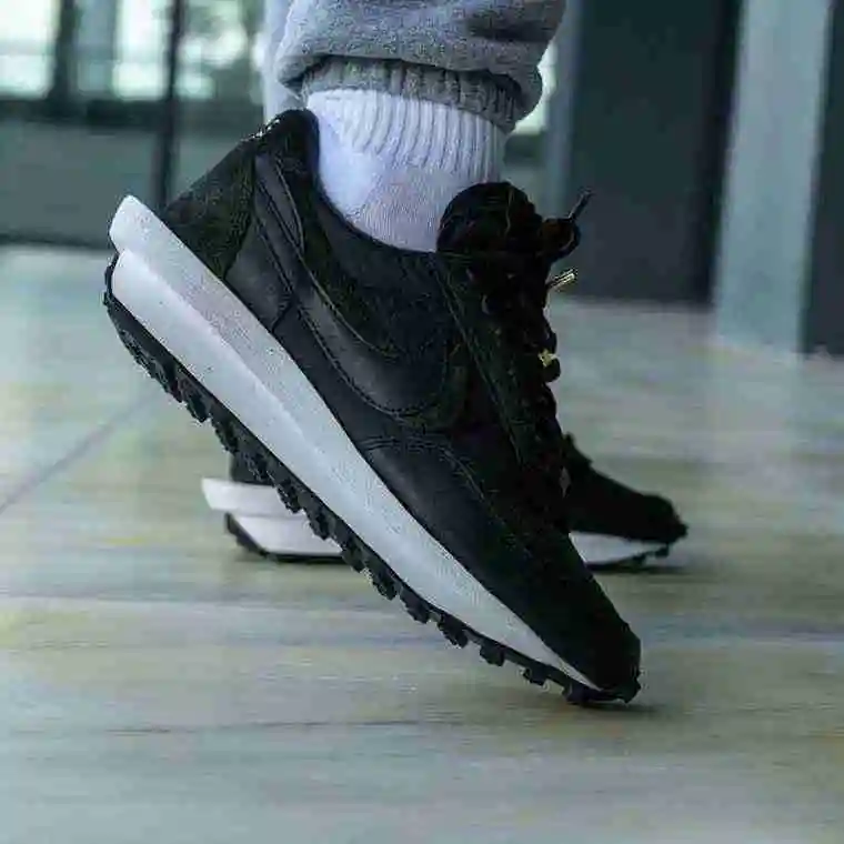 sacai-Nike-LDWaffle-Black-Nylon-BV0073-002-Release-Date-On-Feet-5.webp